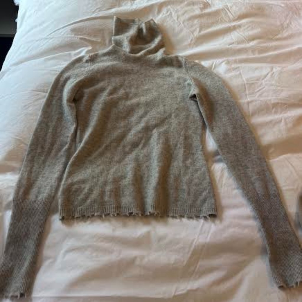 Intermix Brand 100 Cashmere Turtleneck Intermix Brand 100 Cashmere Turtleneck